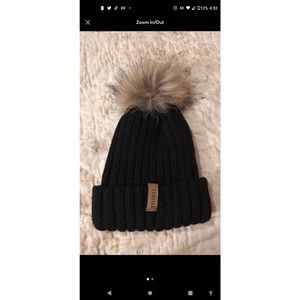 Fur Talk black beanie winter hat w removable fur pom pom